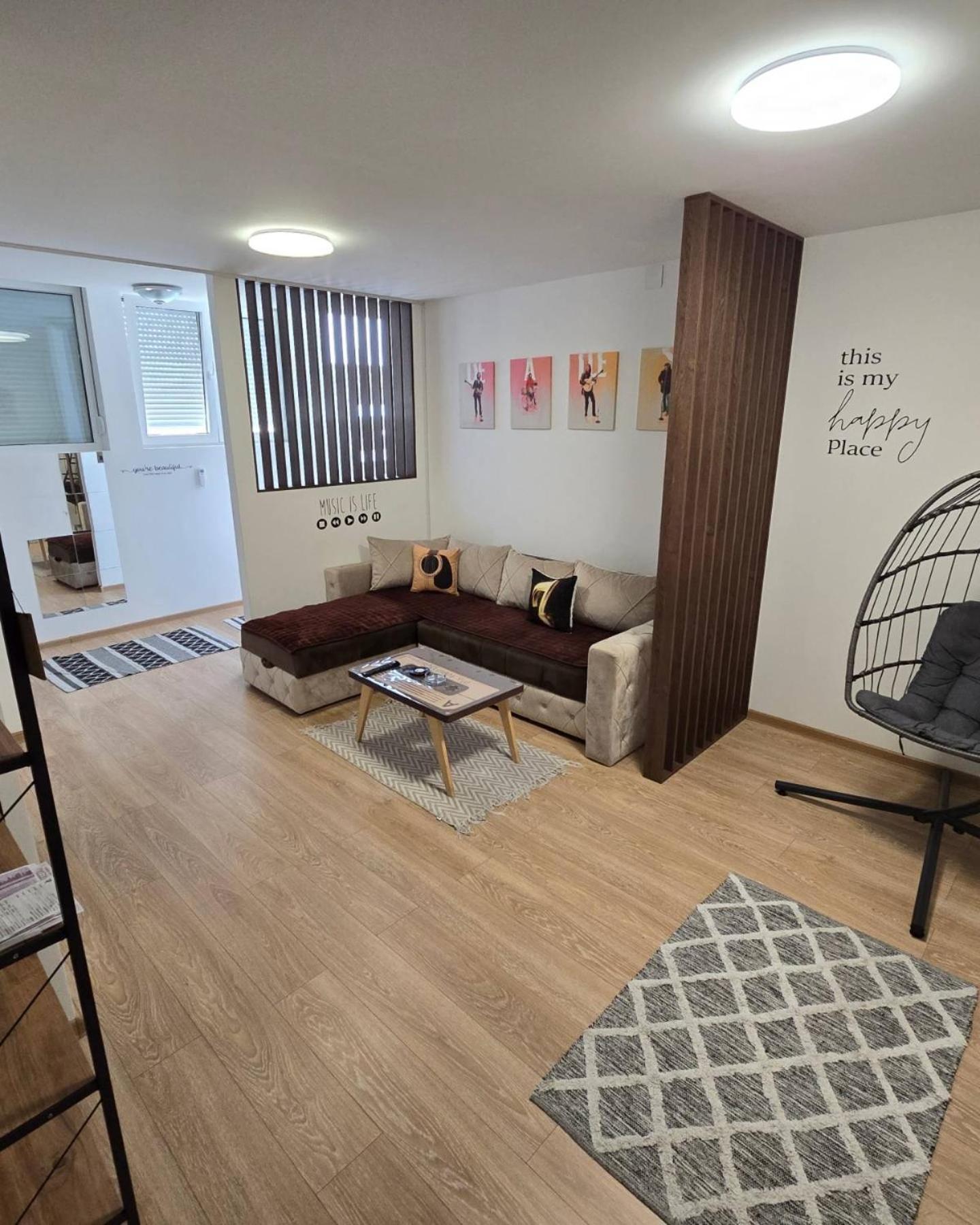 Apartman Muzika Jagodina Exteriör bild